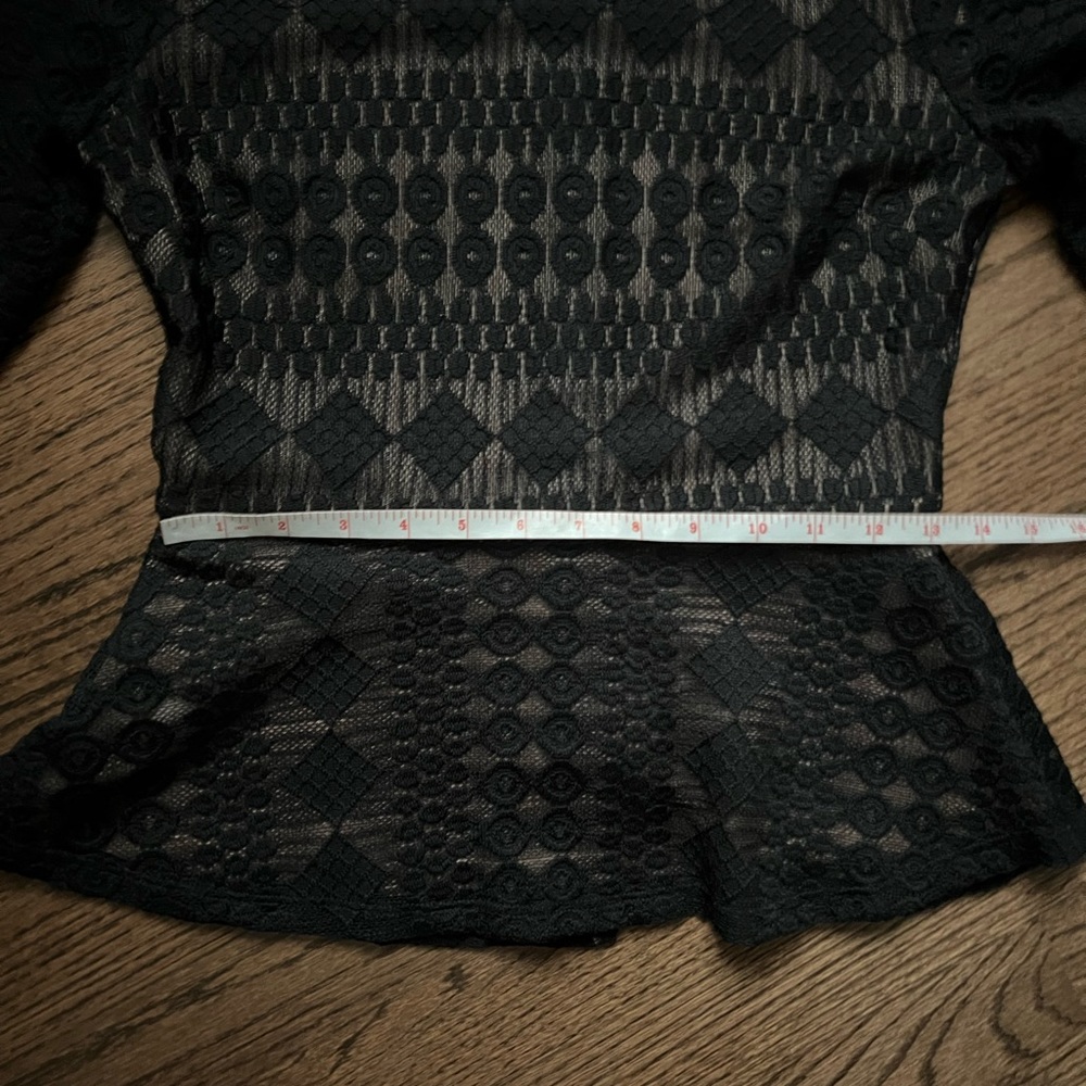 BCBG lace top size XS - Picture 3 of 6